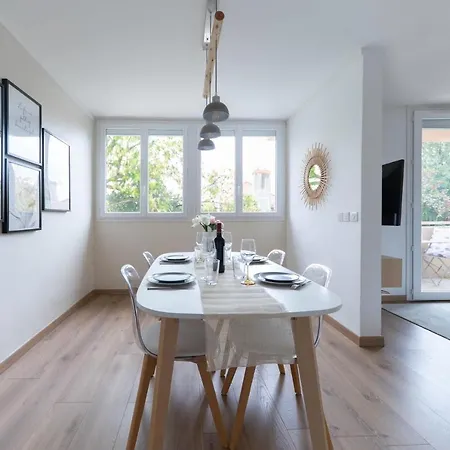 *les Sapins* Cocooning - Idealement Situe - Balcon + Parking アパート リオン