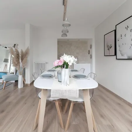 アパート *les Sapins* Cocooning - Idealement Situe - Balcon + Parking *